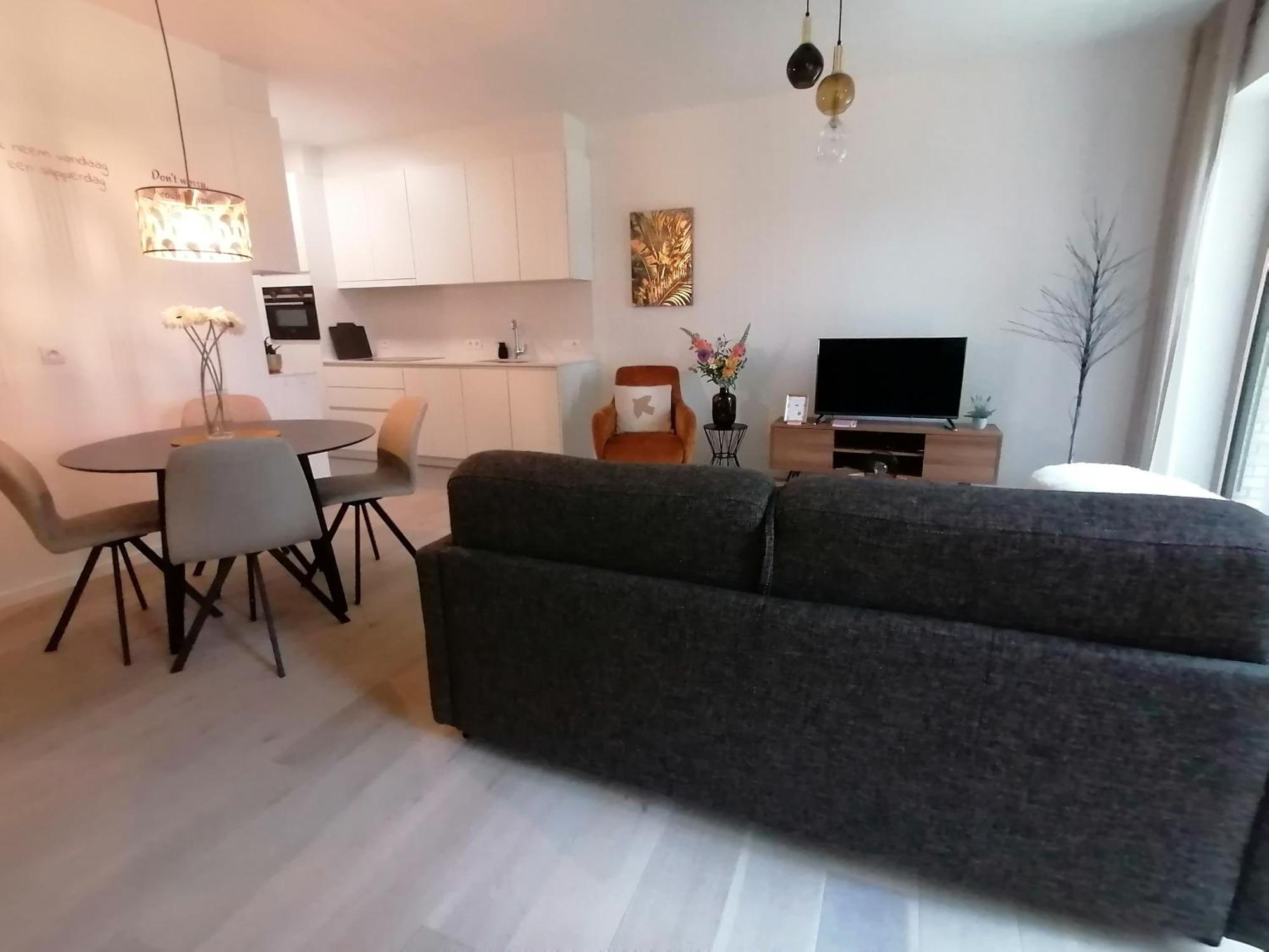 Bartine - Modern And Spacious Flat Near The Sea, Free Parking Space Остенде Экстерьер фото