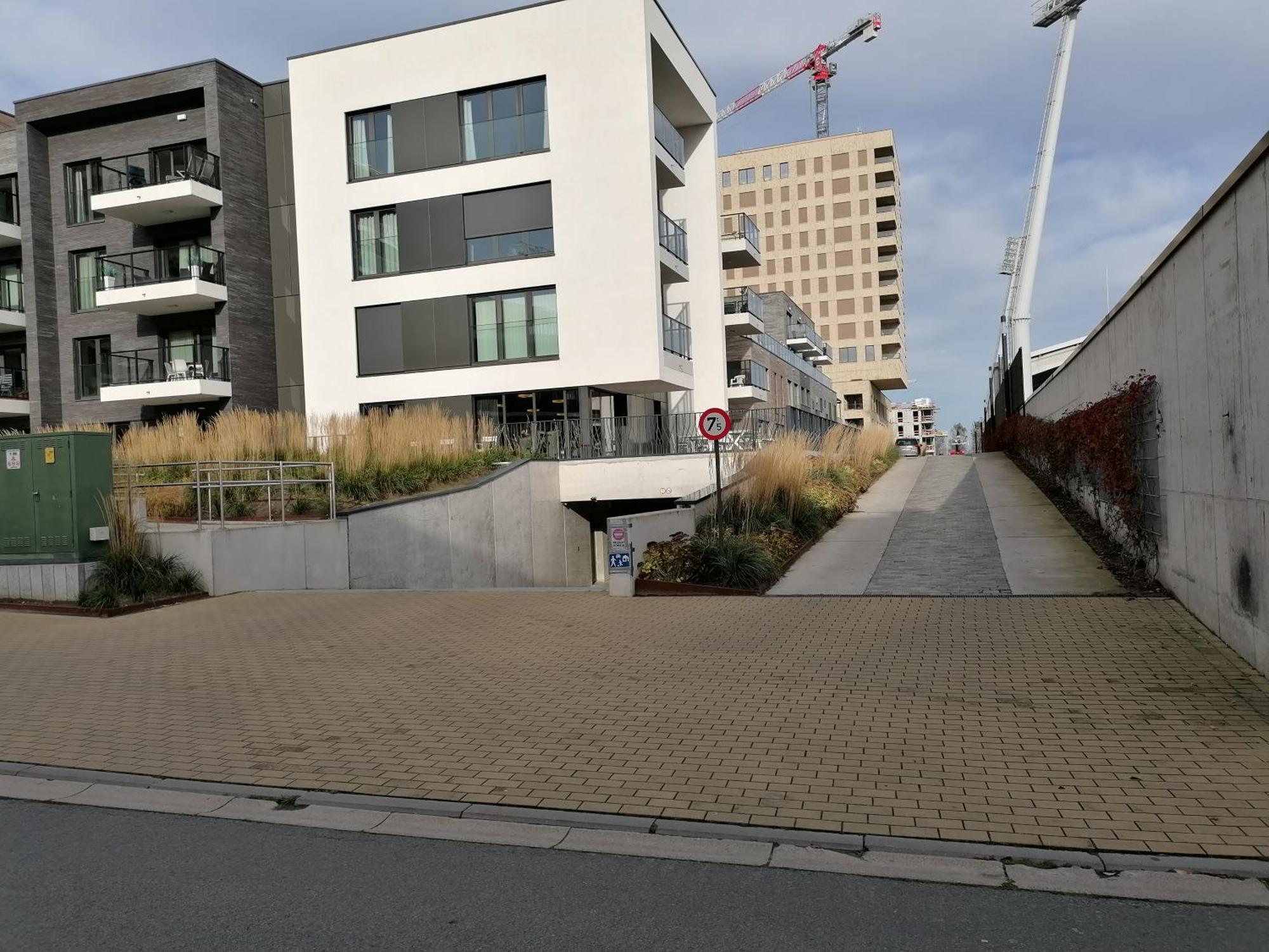 Bartine - Modern And Spacious Flat Near The Sea, Free Parking Space Остенде Экстерьер фото
