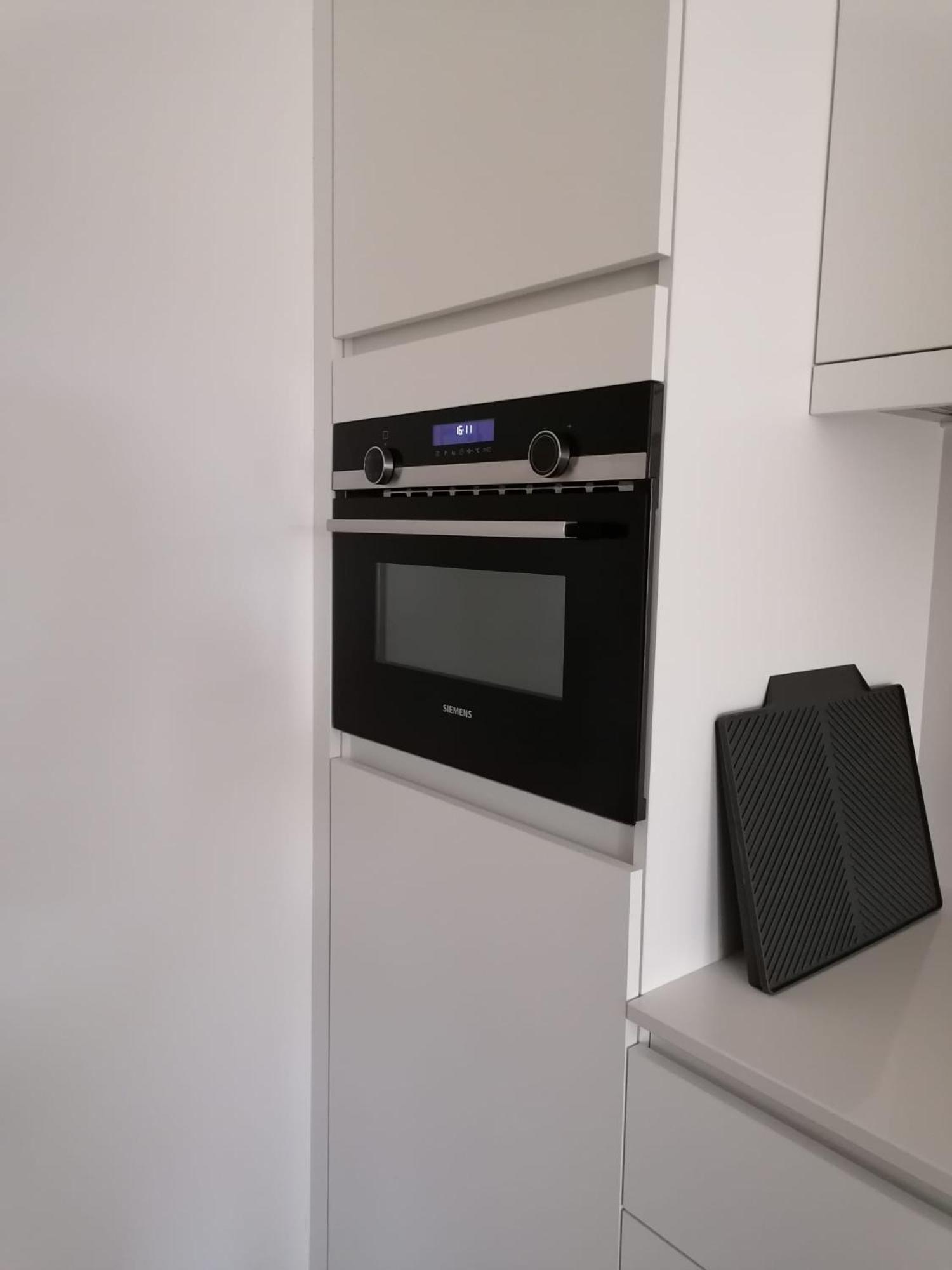 Bartine - Modern And Spacious Flat Near The Sea, Free Parking Space Остенде Экстерьер фото